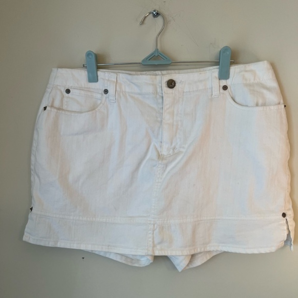 d. jeans Women's Shorts Skort Size 12 White